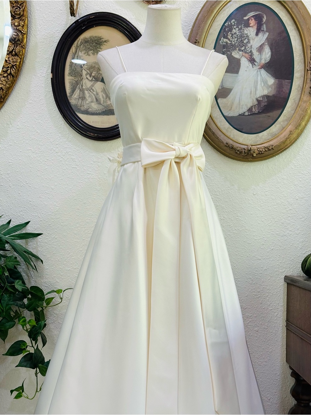 Elegant Ivory Satin A-Line Dress with Sash - Picture 4 of 16
